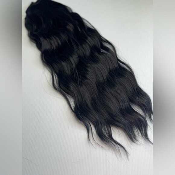 Human hair blend 24 In  black Clip in Hair Extensions Set - Picture 5 of 11